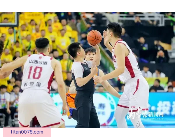 CBA半决赛激战正酣 两强争锋谁能最终捧起总冠军奖杯